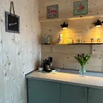 Rlguesthouses *