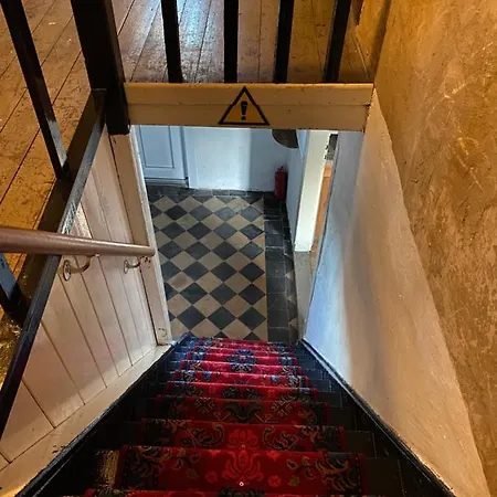 Rlguesthouses شقة *