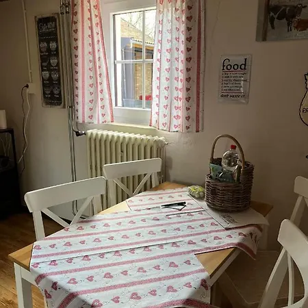 Rlguesthouses アパート *