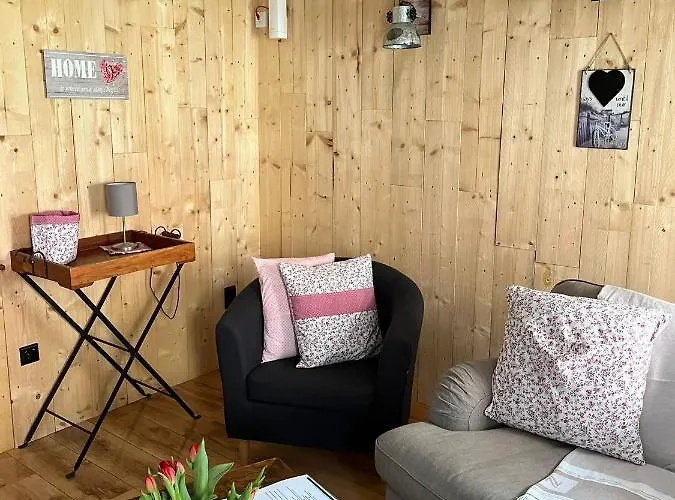 アパート Rlguesthouses *