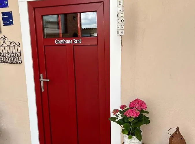 Rlguesthouses ガイレンキルヒェン